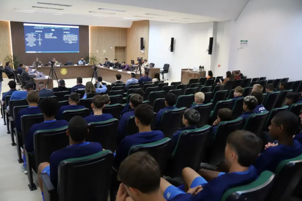Câmara aprova Selo Empresa Amiga do Esporte e homenagens câmara