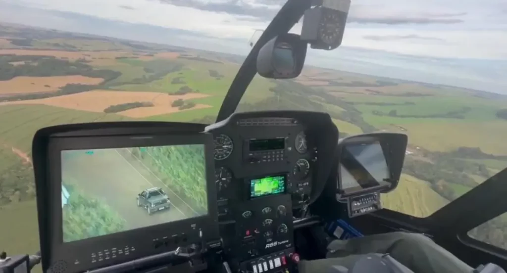 Com apoio de helicóptero, PMPR apreende 700 quilos de maconha helicóptero