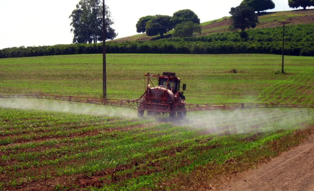 Paraná reforça o combate à deriva de agrotóxicos pulverizador