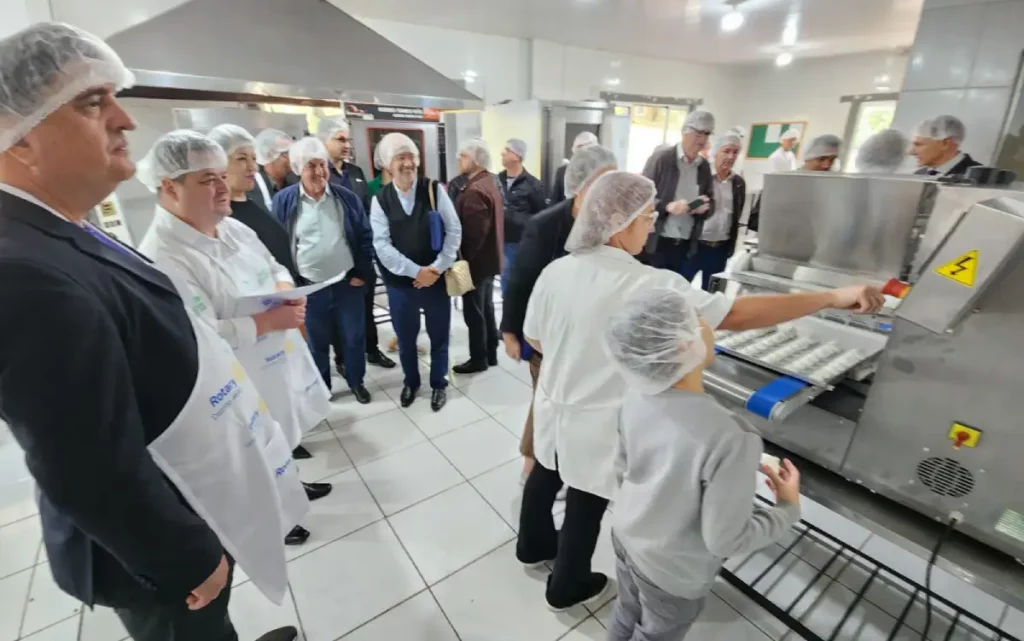 Rotary entrega equipamentos à Missão SOS Vida em Pato Branco sos vida