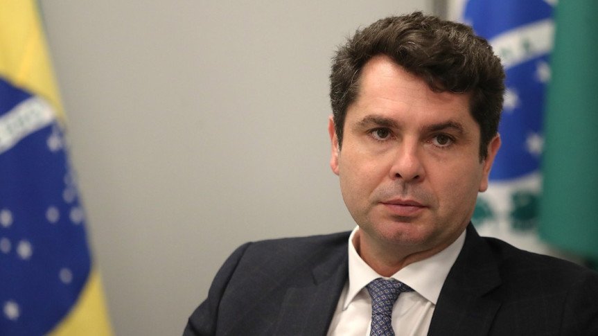 Curi propõe lei que cria cadastro estadual de condenados por crime de estupro Alexandre Curi