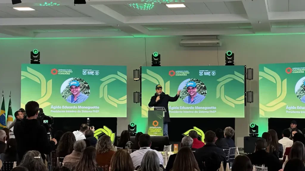 Encontro reúne mais de 200 líderes rurais em Pato Branco ágide eduardo meneguette - pato branco - encontro de líderes
