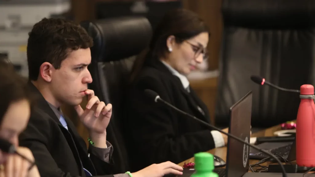 alep parlamento universitário
