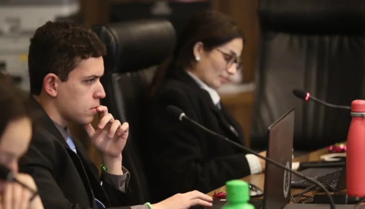 alep parlamento universitário