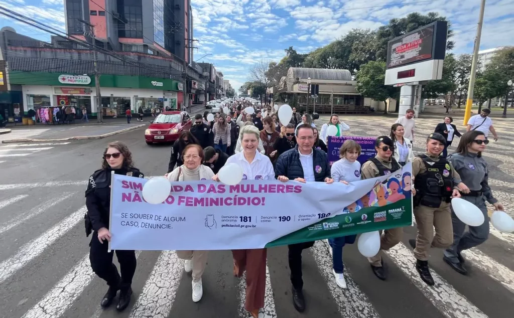 Francisco Beltrão realiza caminhada contra o feminicídio caminhada francisco beltrão