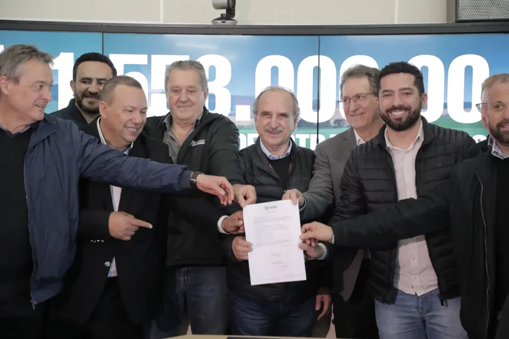 Cascavel investe R$ 1,5 milhão em melhorias de estradas rurais cascavel estradas rurais