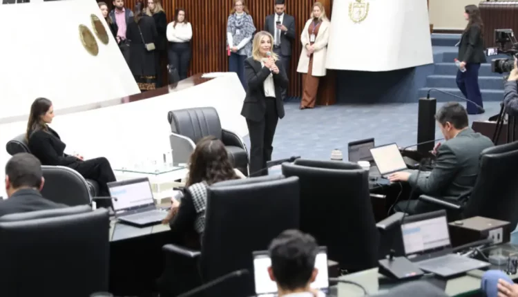 cida parlamento universitário
