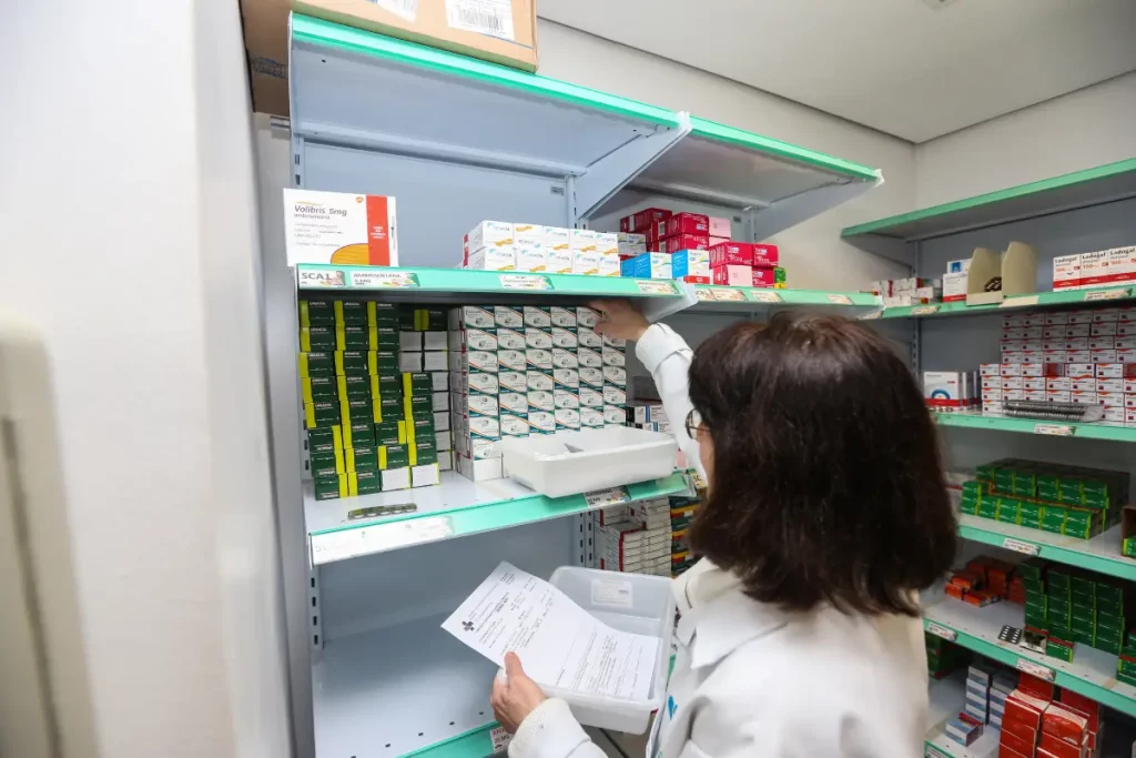 Paraná zera ICMS para seis medicamentos contra câncer medicamentos icms