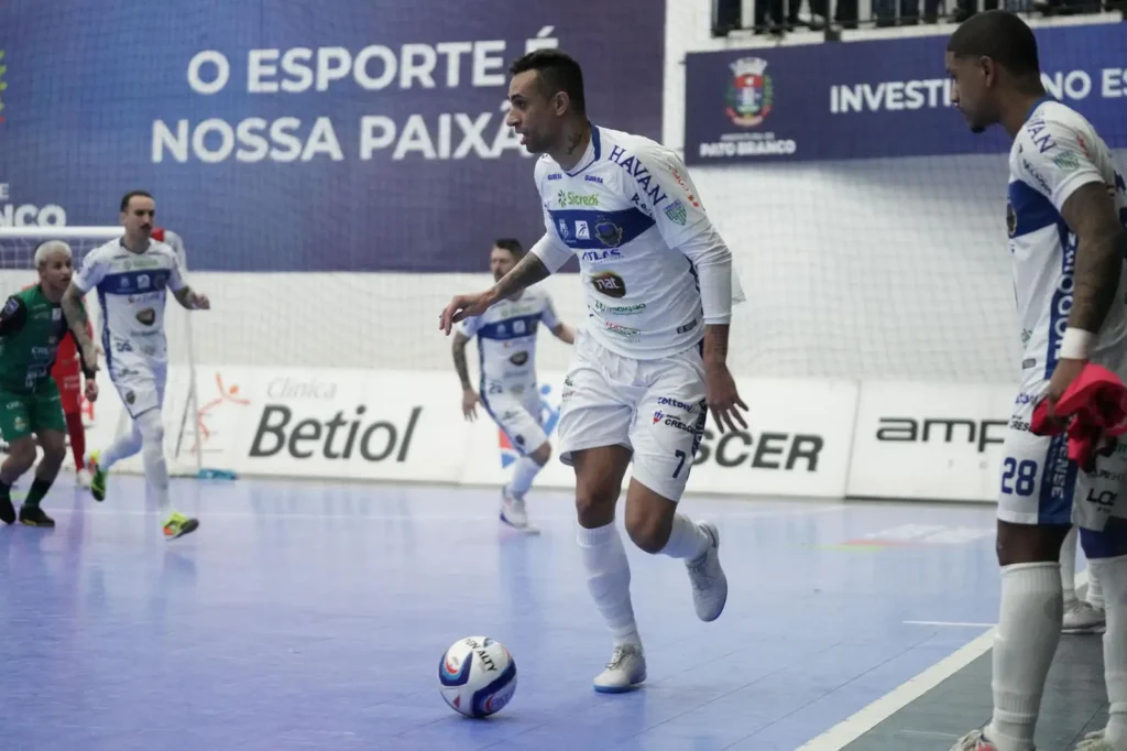 Pato Futsal renova contrato com o ala Neguinho até final de 2025 neguinho