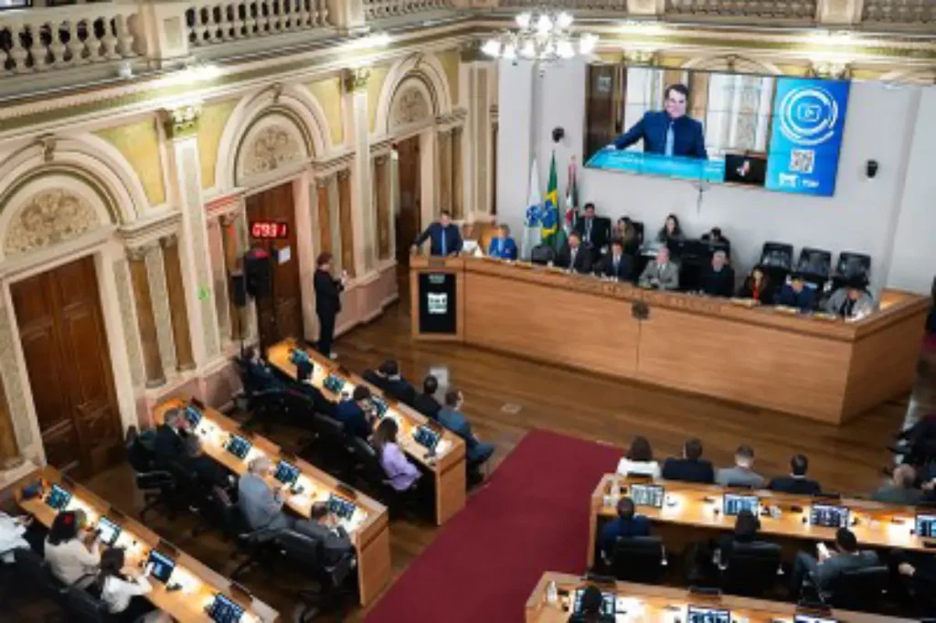 Câmara de Curitiba retoma trabalhos com balanço semestral e novos projetos Câmara Municipal de Curitiba