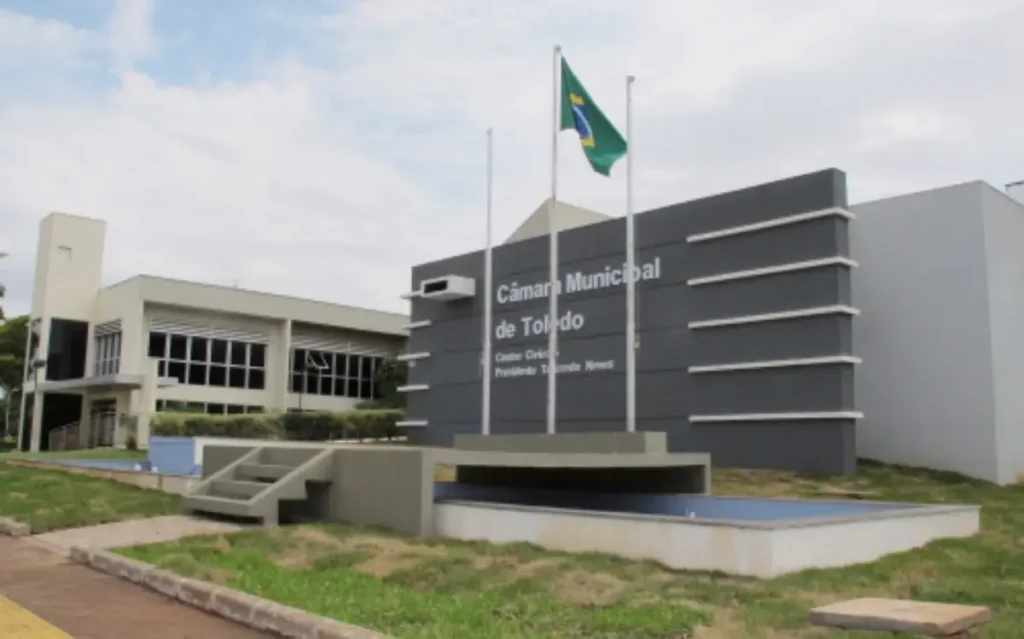 Justiça afasta vereadores de Toledo por pedido de propina Câmara Municipal de Toledo