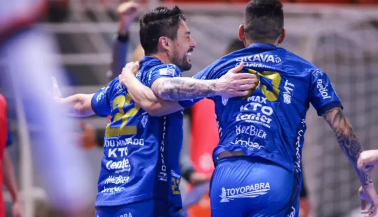 cad guarapuava x pato futsal