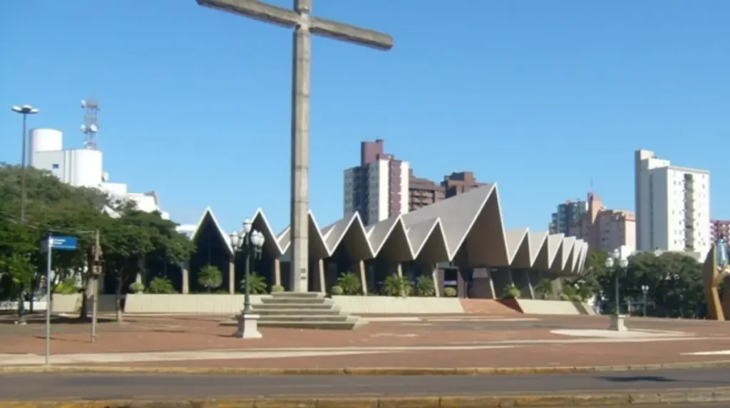Escândalo: padre preso e acusações chegam a arcebispo catedral de cascavel