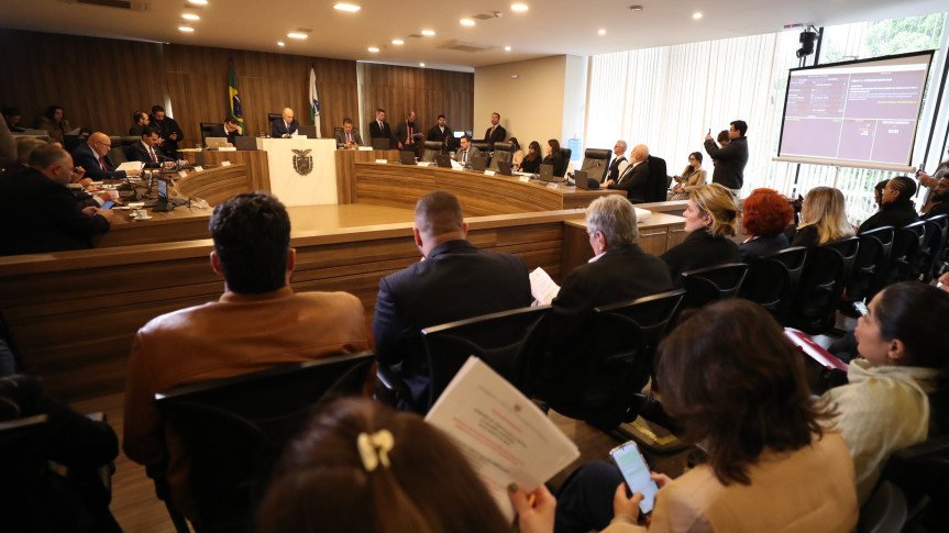 CCJ mantém suspensão de 30 dias ao deputado Renato Freitas ccj assembleia