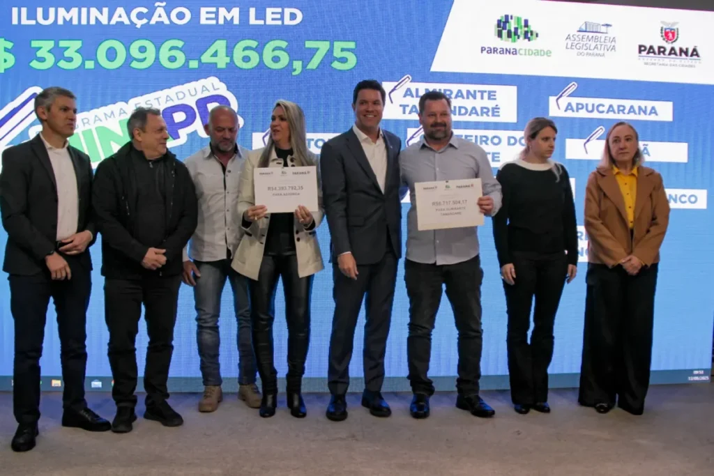 Paraná investe R$ 33,1 mi para ampliar iluminação LED cidades iluminadas paraná