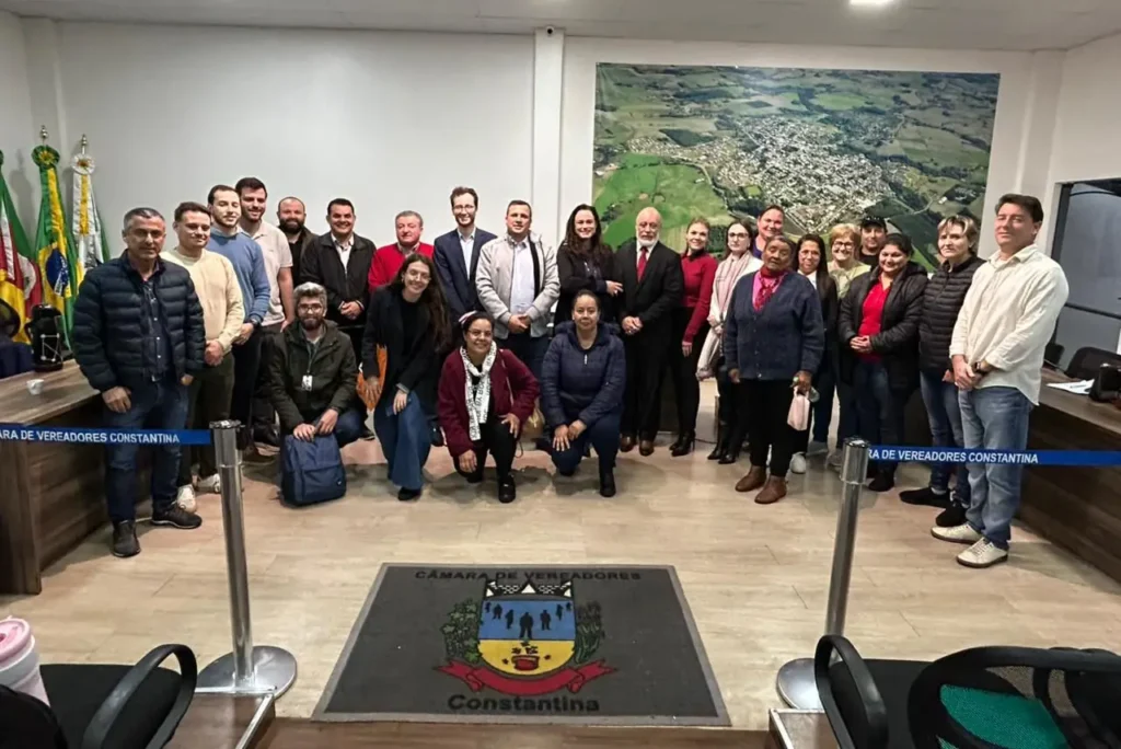 Comitiva de Pato Branco visita Constantina para buscar solução a conflito fundiário constantina