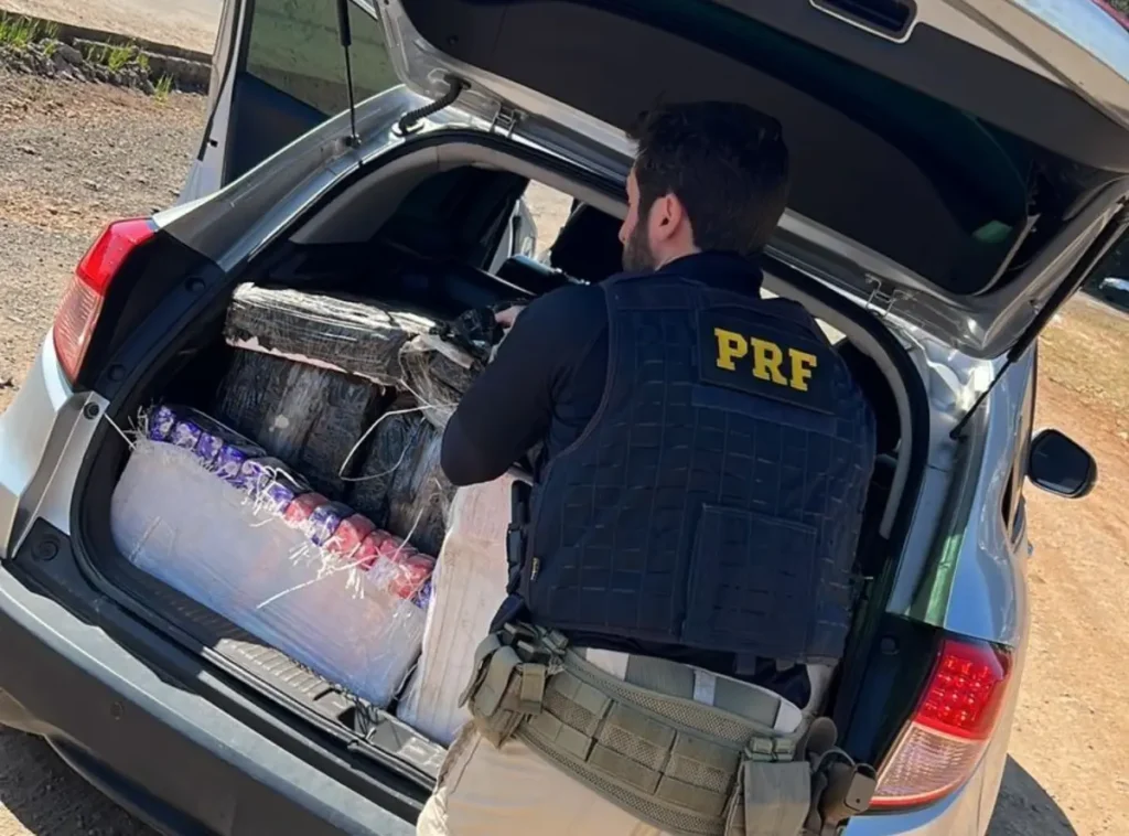 PRF apreende 308 kg de maconha e haxixe em Pato Branco maconha e haxixe prf pato brancpo