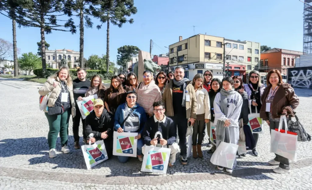 peruanos turismo curitiba