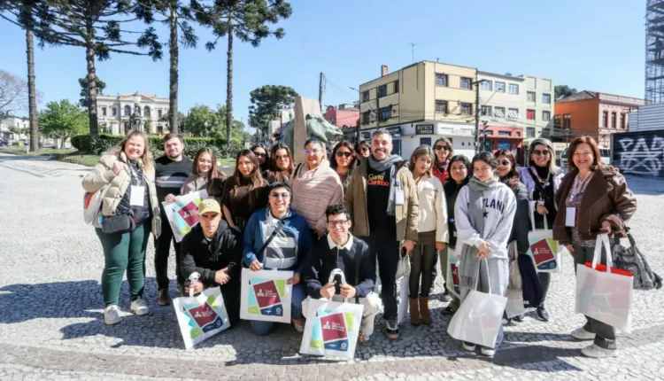 peruanos turismo curitiba