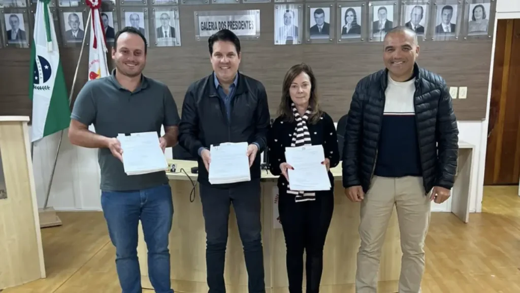 Prefeitura de Coronel Vivida protocola novo Plano de Cargos e Salários na Câmara plano de cargos e salários coronel vivida