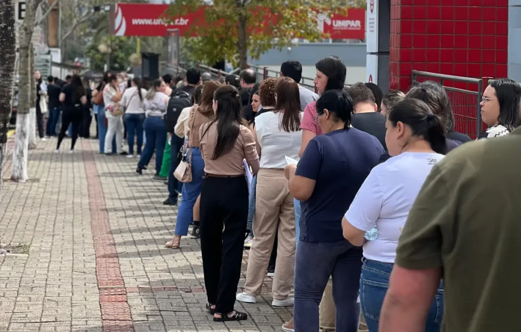 Concurso de Beltrão tem 81% de presença e 4,4 mil candidatos Concurso francisco Beltrão