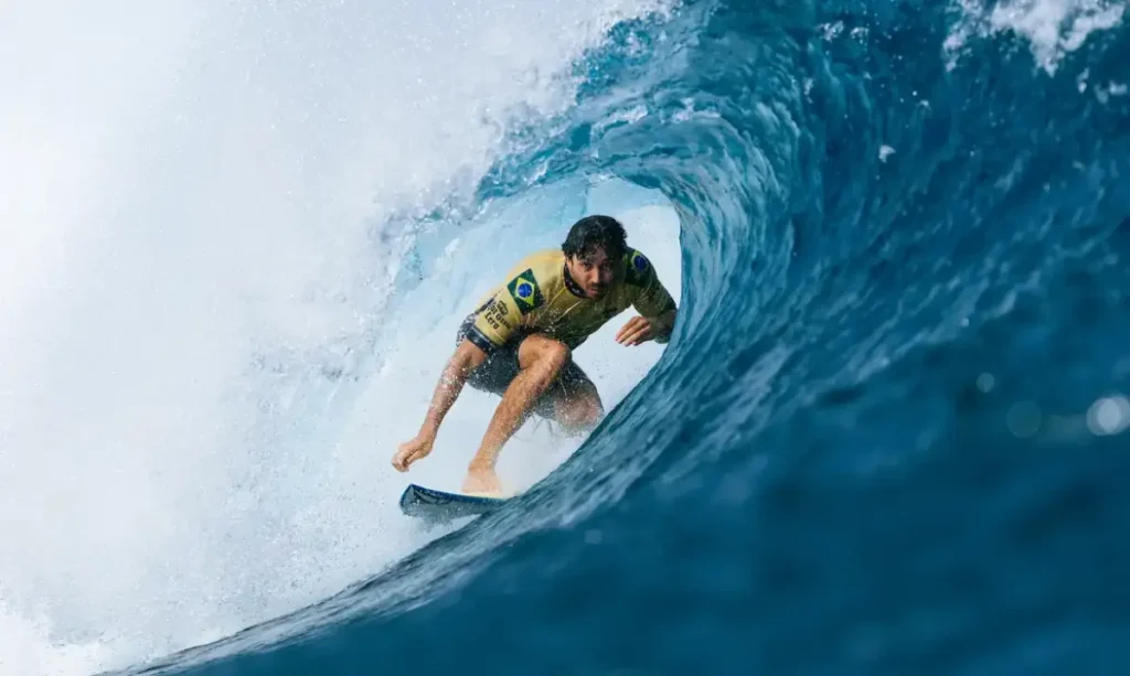 Paranaense Yago Dora é campeão mundial de surfe da WSL Yago Dora