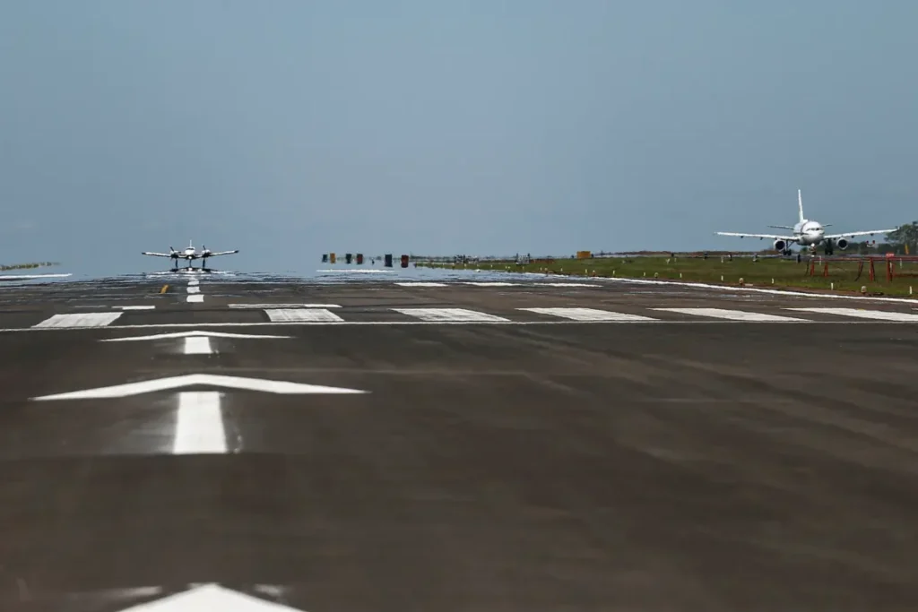 Nova pista do Aeroporto de Foz do Iguaçu é homologada e amplia voos internacionais aeroporto foz do iguaçu