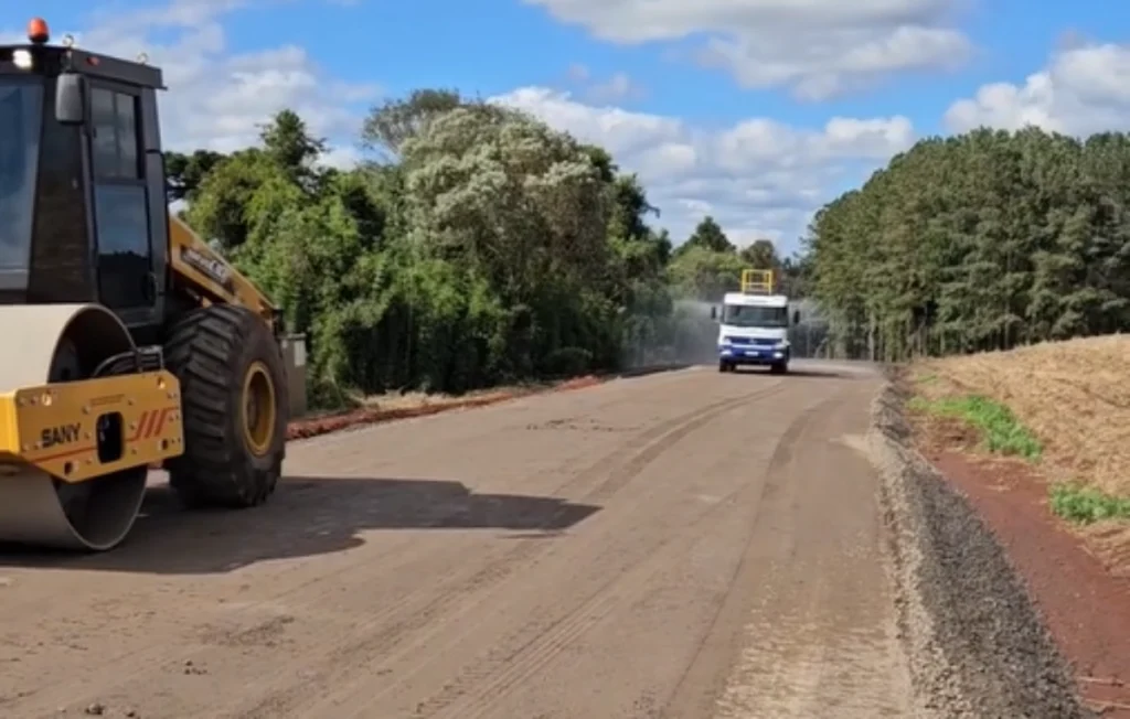 Obras de asfaltamento iniciam na estrada da Bela Vista em Pato Branco asfalto bela vista