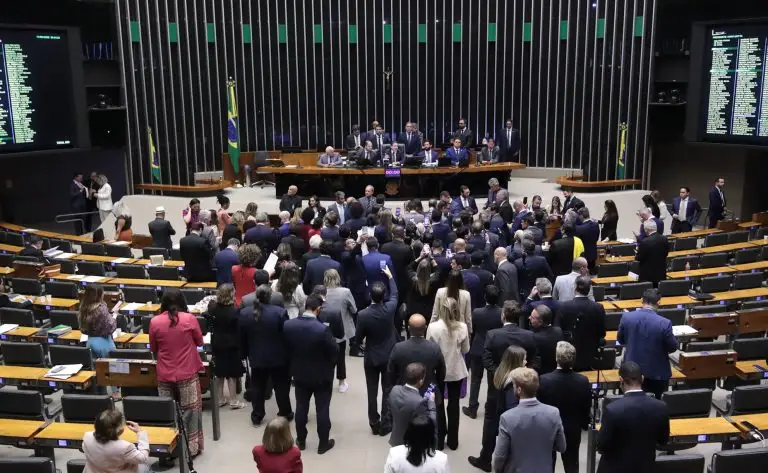 Câmara aprova urgência de projeto sobre anistia a atos políticos camara pedido de urgêngia anistia