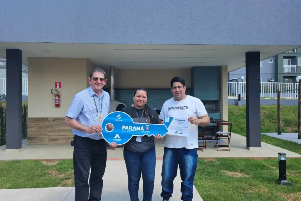 Cascavel: 200 famílias recebem a chave da casa própria casa fácil cascavel
