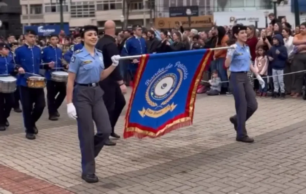 Pato Branco reúne 4 mil pessoas em Desfile Cívico-Militar de 7 de Setembro desfile 7 de setembro