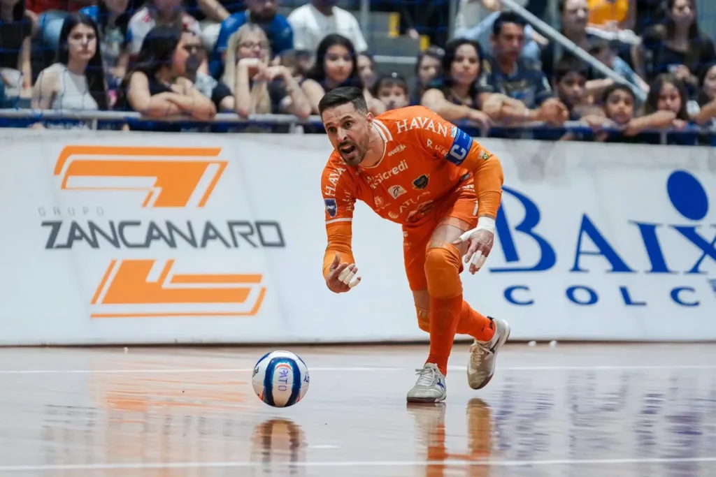 Djony completa 300 jogos pelo Pato Futsal djony pato futsal