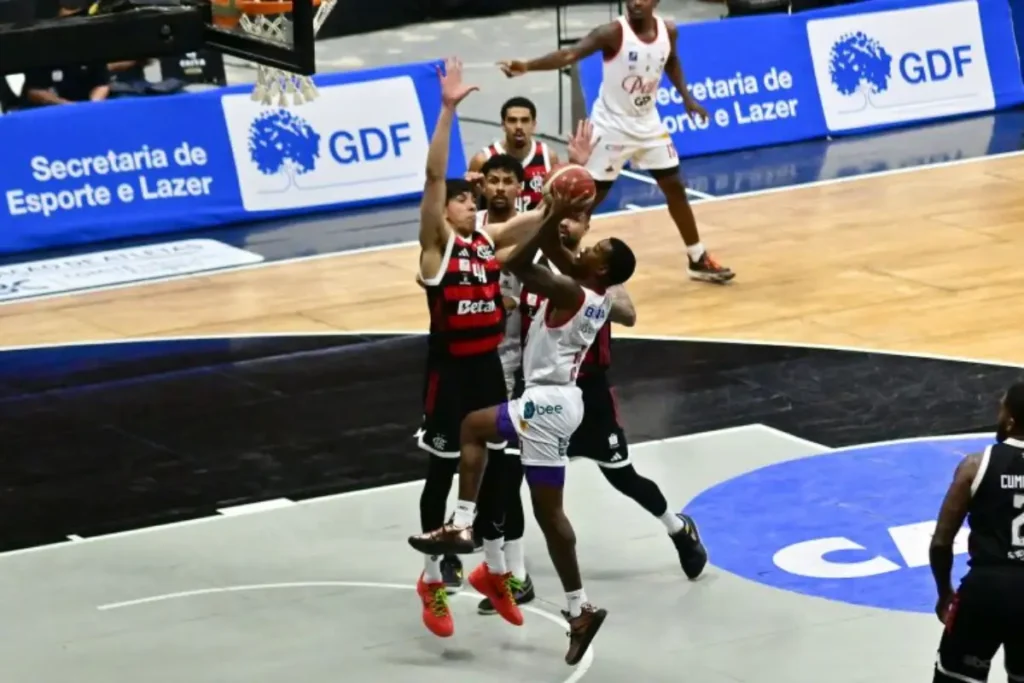 Pato Basquete é superado pelo Flamengo no Torneio Abertura pato basquete x flamengo