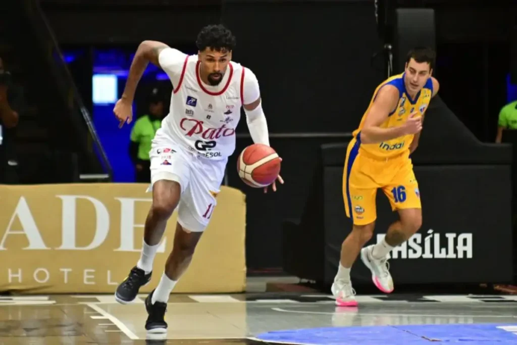 Pato Basquete vira sobre o Fortaleza e vence por 88 a 78 pato basquete x fortaleza