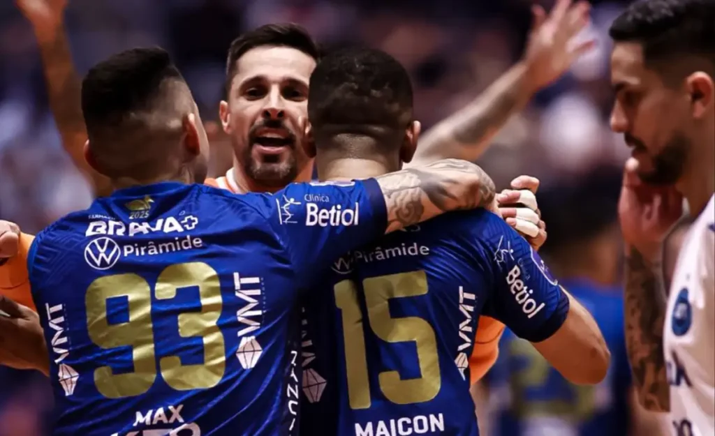 Pato Futsal vira sobre Tubarão e garante vaga no mata-mata da LNF pato futsal x tubarão