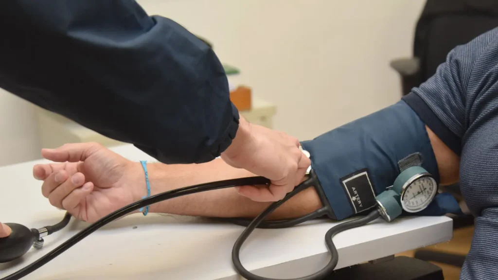 Pressão 12x8 é pré-hipertensão: veja riscos e tratamentos pressão arterial