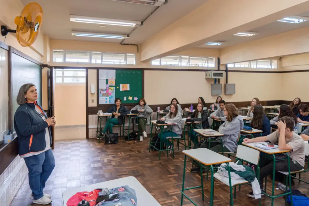 Governo do Paraná convoca mais 288 professores e pedagogos professores rede estadual