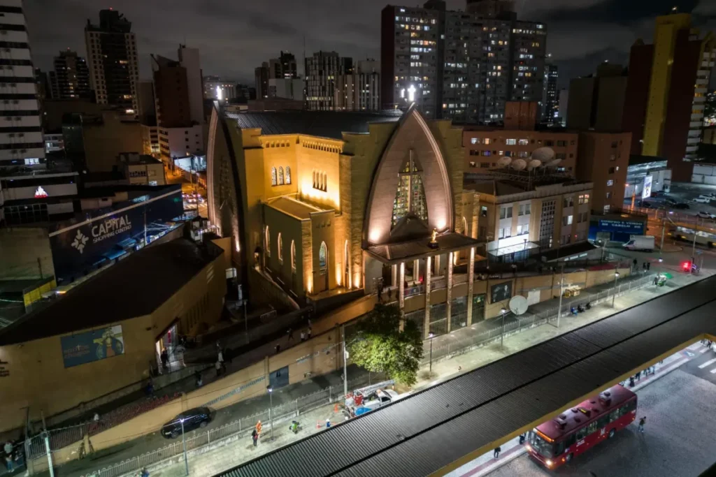 Santuário de Guadalupe recebe 800 mil fiéis por ano em Curitiba santuário nossa senhora de guadalupe em curitiba