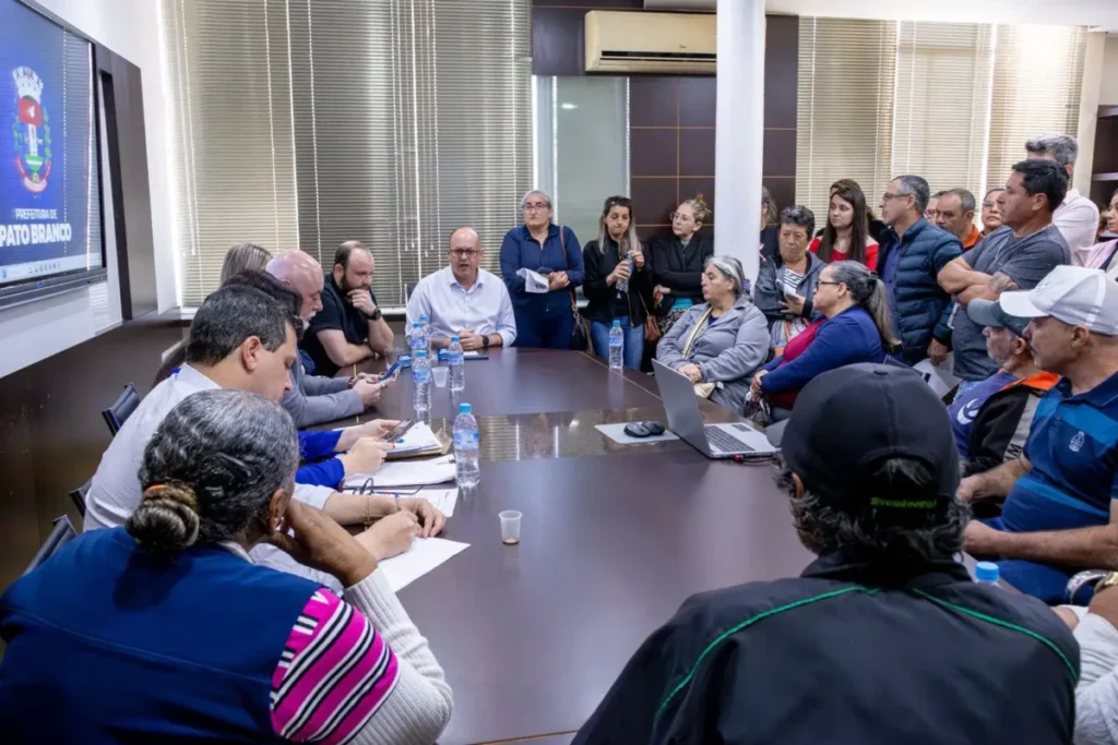 Pato Branco apresenta proposta para suspender despejo de famílias siliprandi despejo