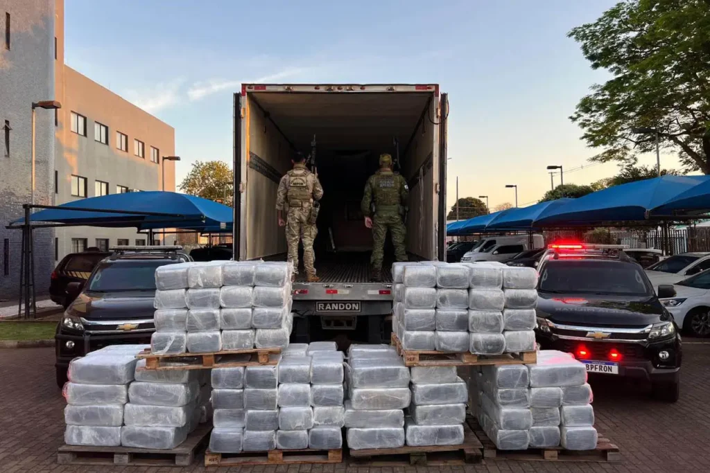 Polícia apreende 3,2 toneladas de maconha em Palotina sinergia III maconha palotina