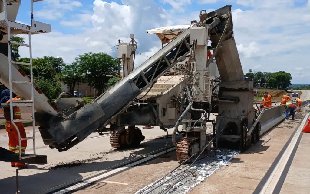 EPR Iguaçu instala barreiras de segurança na BR-163 capitão leônidas marques epr iguaçu