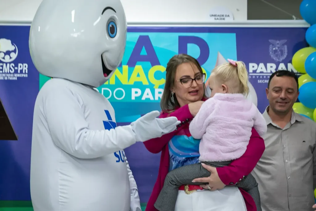 Paraná mobiliza mais de 1370 salas de vacinação no Dia D dia d de multivacinação