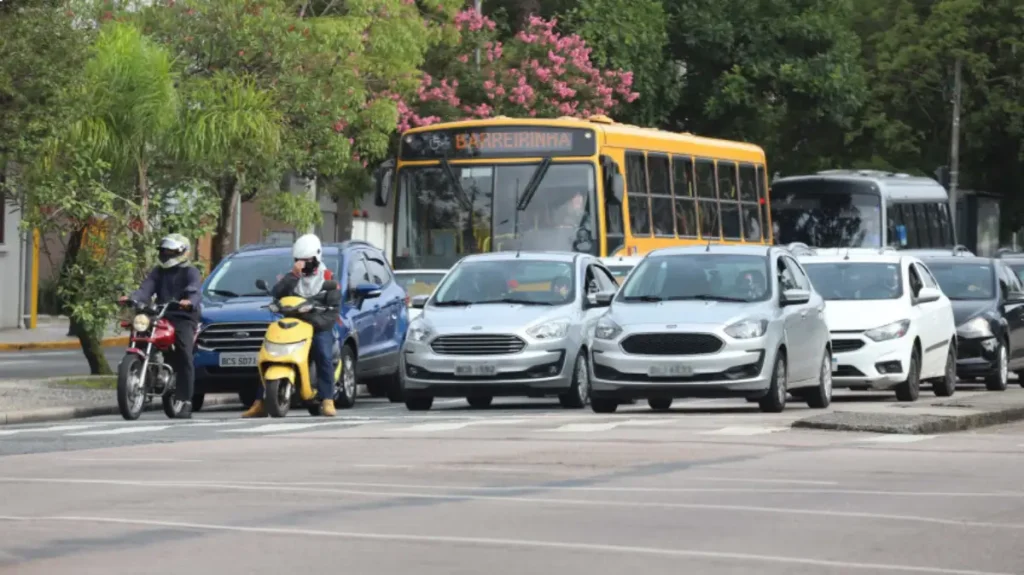 Assembleia propõe incluir IPVA no Programa Regulariza Paraná ipva trânsito