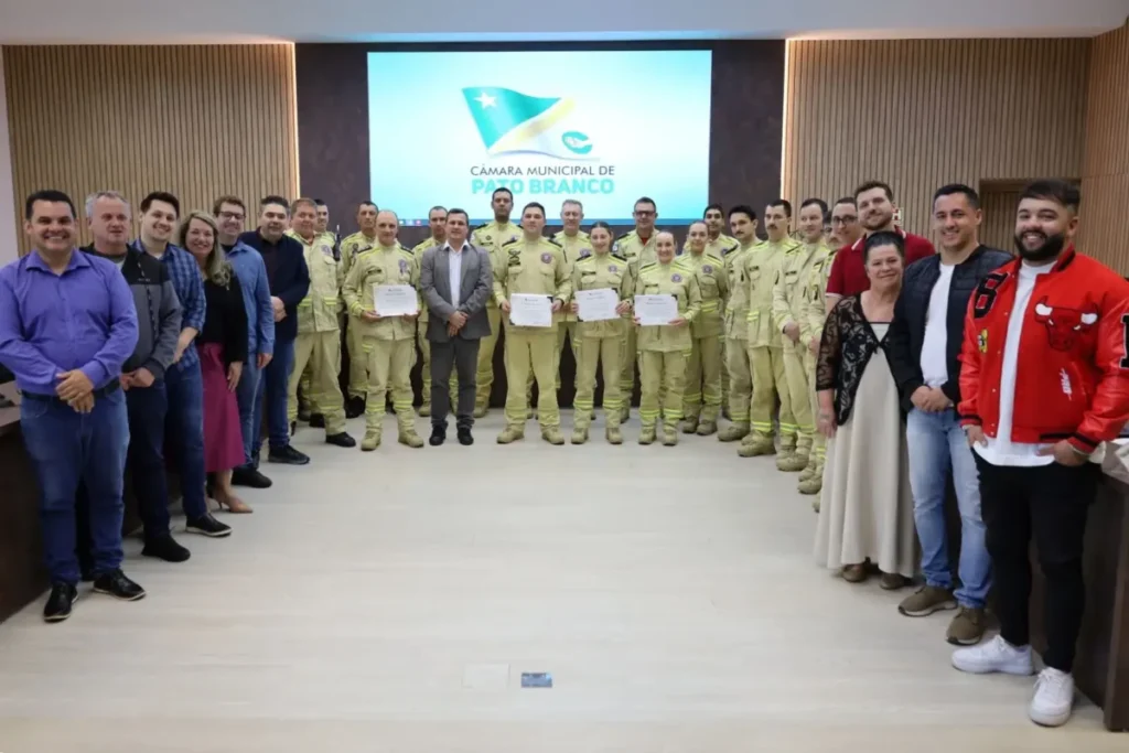 Bombeiros de Pato Branco recebem Moção de Aplauso moção de aplauso bombeiros câmara pato branco