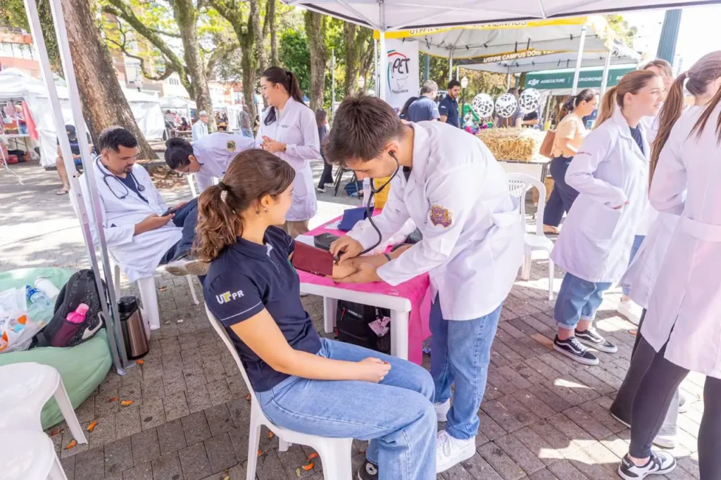 Dia D do Outubro Rosa oferece serviços de saúde em Pato Branco outubro rosa dia d 3
