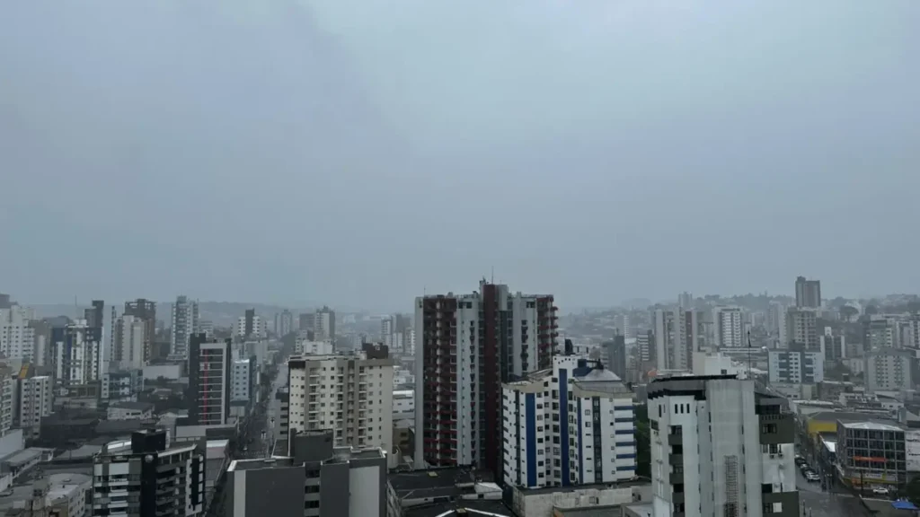 Frente fria traz chuva e queda de temperatura pato branco chuva