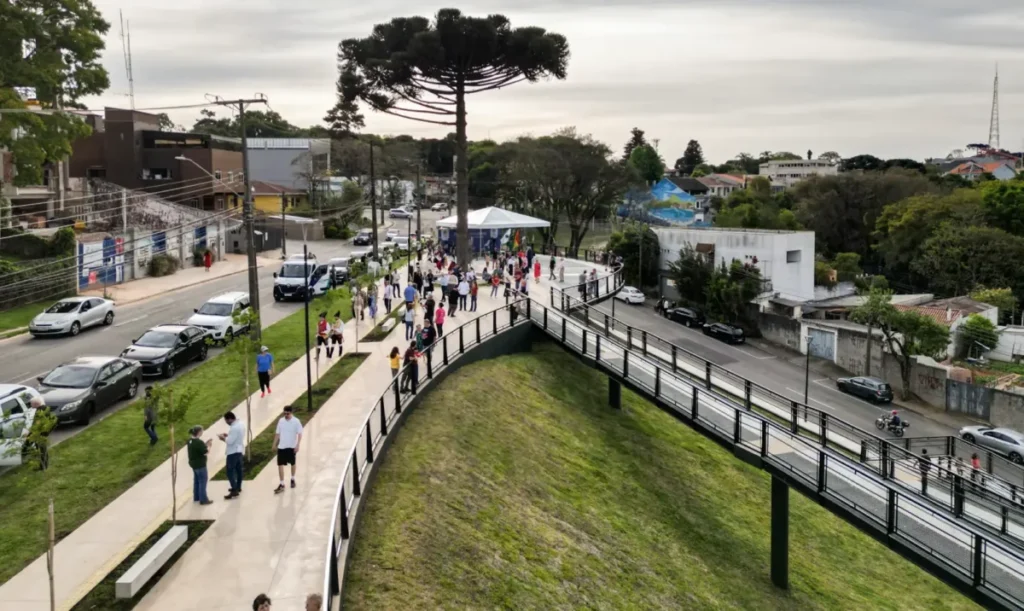 Curitiba inaugura Praça de Barcelona com mirante praça barcelona 1
