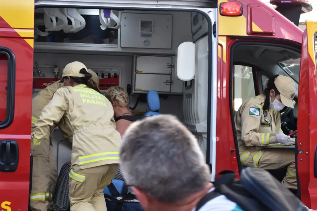 Jovens de 20 a 29 anos lideram acidentes de trânsito no Paraná siate corpo de bombeiros
