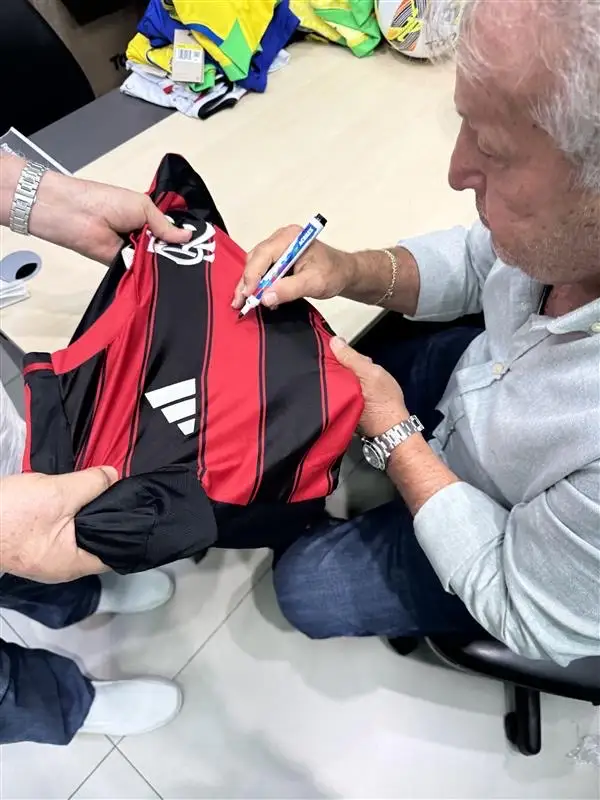 Sicoob Integrado doa camisa autografada por Zico à Policlínica de Pato Branco sicoob camisa zico 1