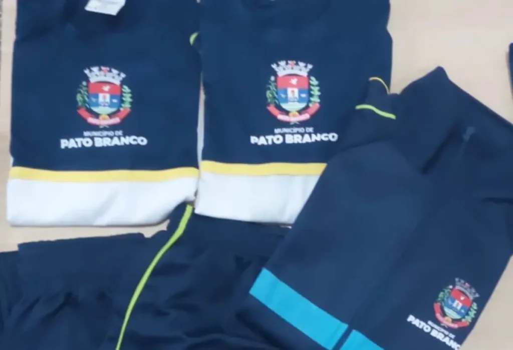 Pato Branco retoma entrega de uniformes escolares em 2026 uniforme escolar pato branco
